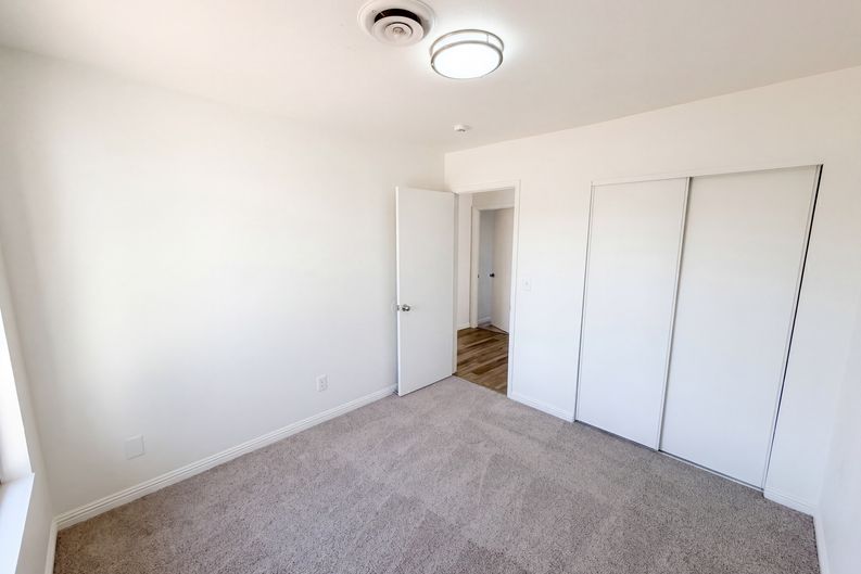 Photo 12 of 44 of 4018 Shady Oak Dr, Las Vegas, NV