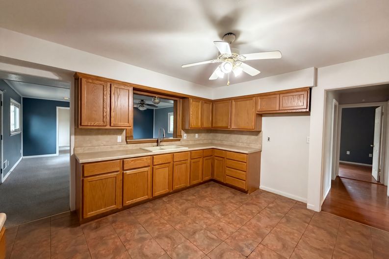 Photo 14 of 21 of 1607 N 17th St, Belleville, IL