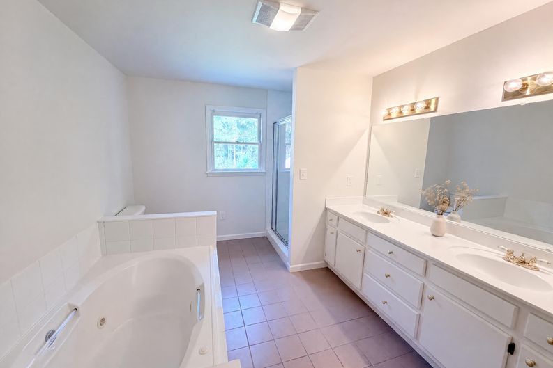 Photo 13 of 21 of 3802 Claude Brewer Rd, Loganville, GA