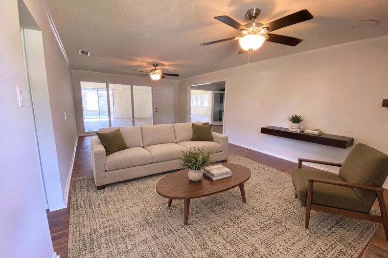 Photo 12 of 35 of 1607 Timberline Dr, Henderson, TX