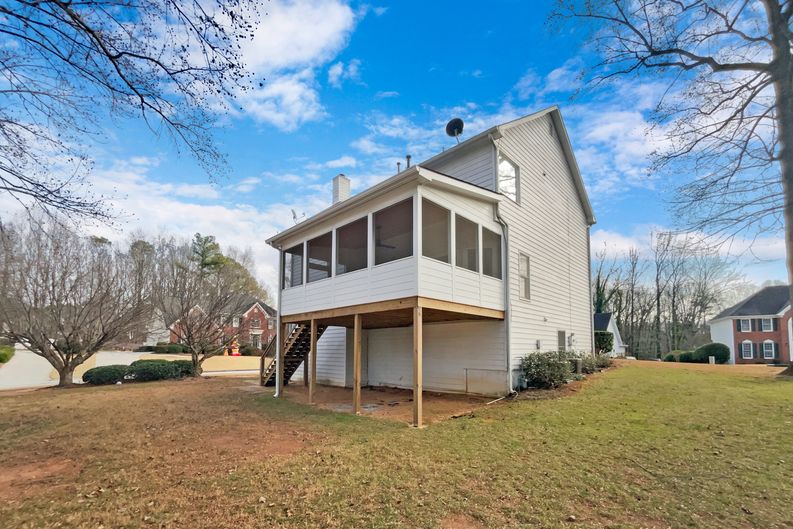 Photo 5 of 68 of 1370 Providence Dr, Lawrenceville, GA