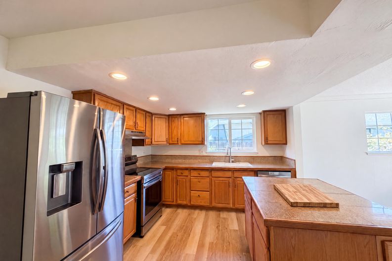 Photo 14 of 41 of 7007 Ursa Pkwy, Sacramento, CA