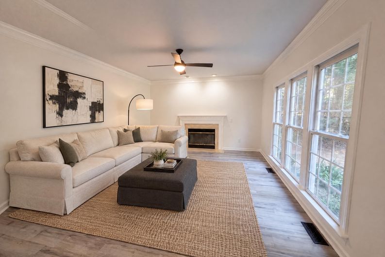 Photo 3 of 31 of 12209 Willingdon Rd, Huntersville, NC