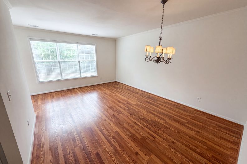 Photo 13 of 29 of 4660 Creekside Villas Way SE, Smyrna, GA