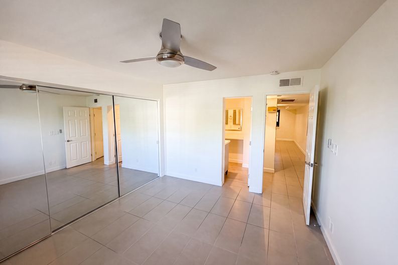 Photo 11 of 18 of 5300 E Waverly Dr, Palm Springs, CA