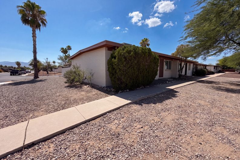 Photo 19 of 21 of 4002 S Lazy Palm Dr, Tucson, AZ