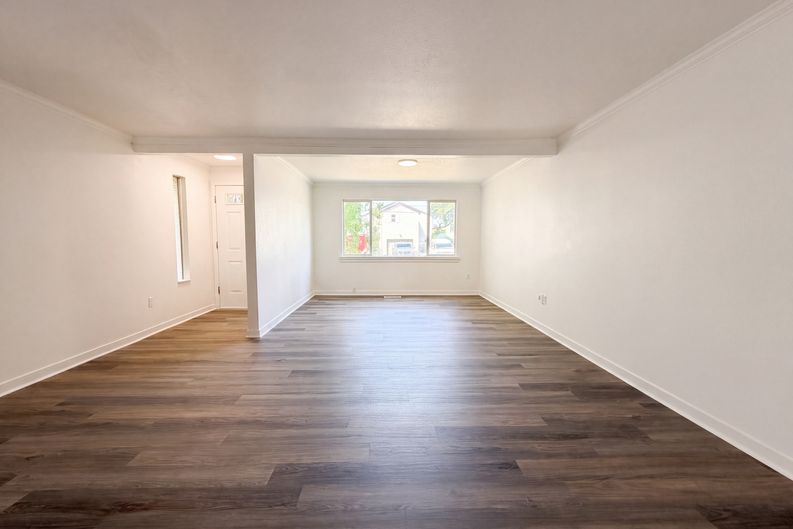 Photo 7 of 17 of 5216 SE 132nd Ave, Portland, OR