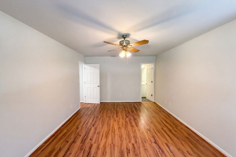 Photo 20 of 25 of 4614 Hickory Grove Rd, Mount Holly, NC