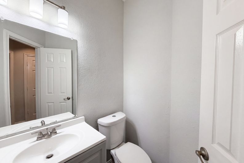 Photo 20 of 27 of 7707 Windmere Ct, Irving, TX
