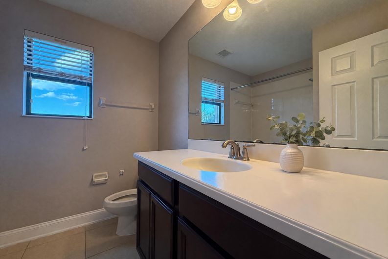 Photo 27 of 36 of 12424 Belcroft Dr, Riverview, FL