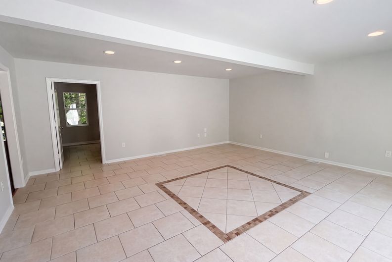 Photo 19 of 23 of 6226 Dumont Ln, Charlotte, NC