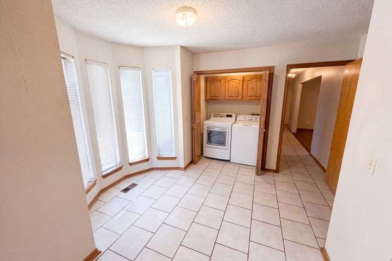 Photo 11 of 57 of 1536 Creekside Dr, Norman, OK