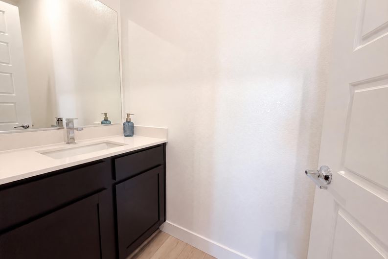 Photo 10 of 32 of 8289 Warbonnet Way, Las Vegas, NV