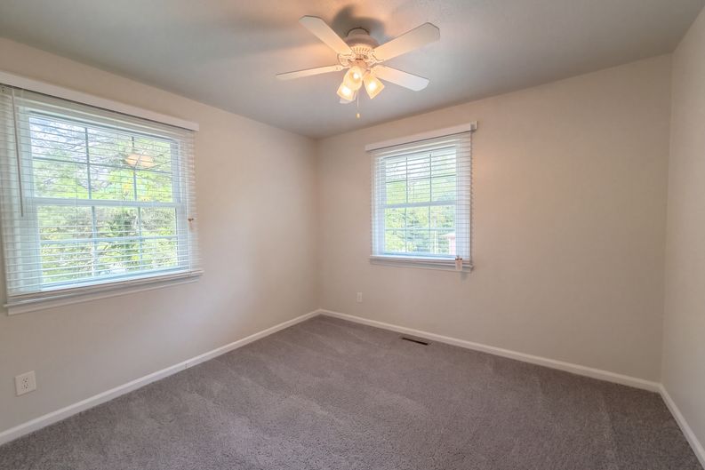 Photo 12 of 17 of 422 Pearson Dr, Durham, NC