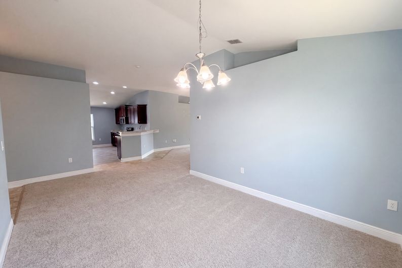 Photo 7 of 26 of 1229 Longville Cir, Tavares, FL