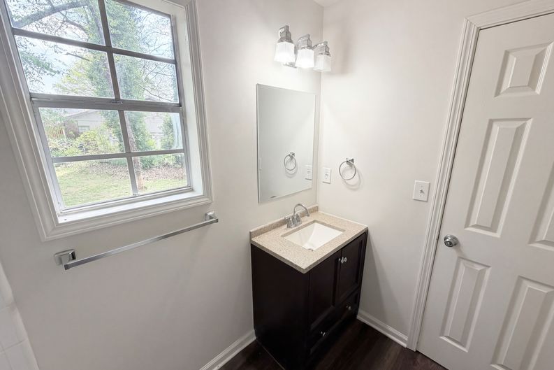 Photo 23 of 31 of 4727 Garden Hills Dr, Stone Mountain, GA