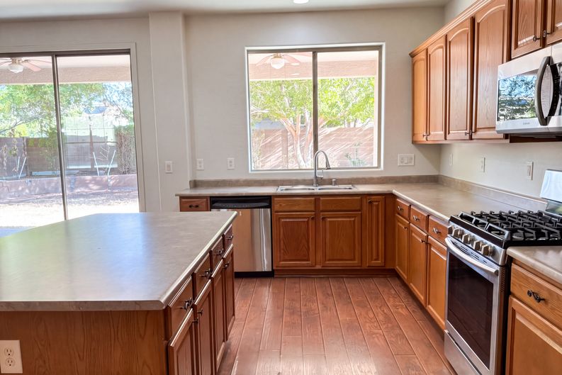 Photo 10 of 46 of 8386 W Palo Verde Ave, Peoria, AZ