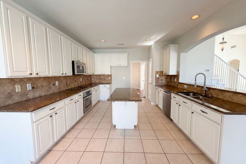 Photo 13 of 34 of 1412 Spring Ridge Ln, Flower Mound, TX
