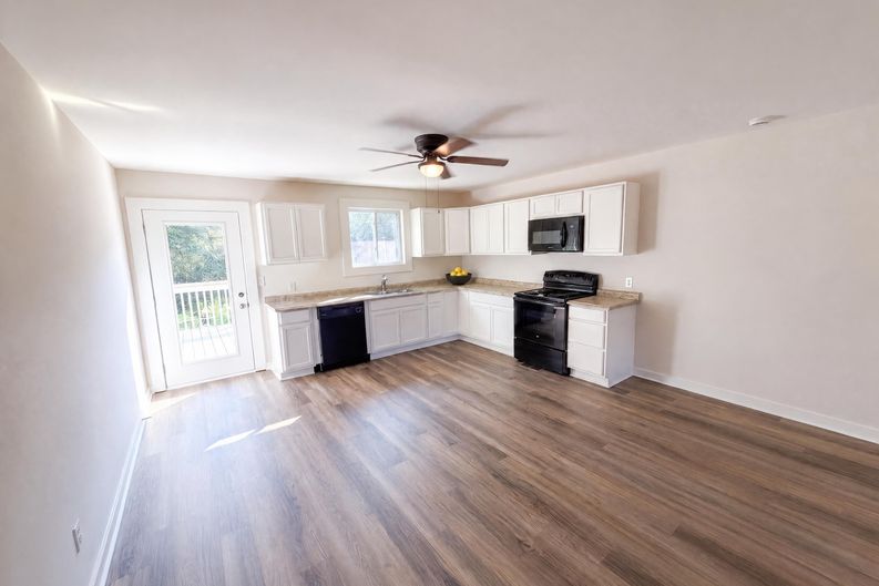 Photo 7 of 41 of 204 Jim Grizzle Rd, Royston, GA