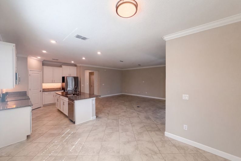 Photo 7 of 32 of 31351 Cannon Rush Dr, San Antonio, FL