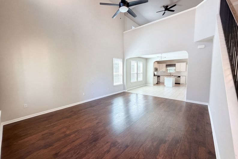 Photo 3 of 26 of 11106 Bruneau Trl, Austin, TX