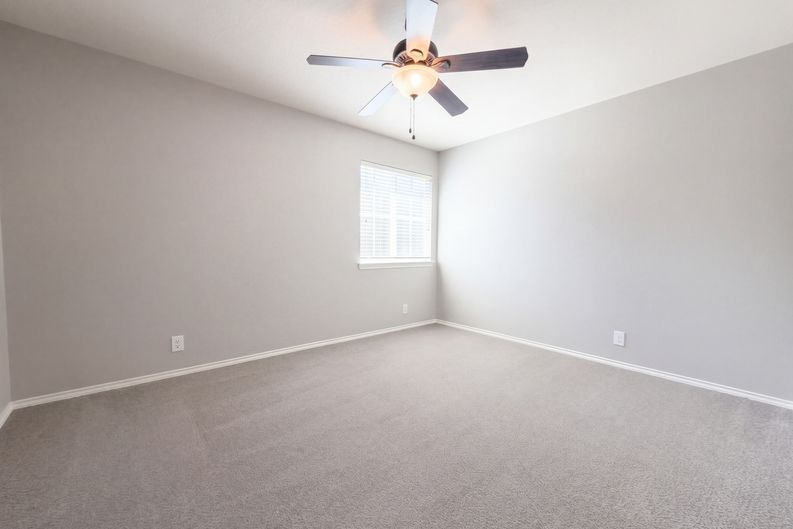 Photo 9 of 22 of 2535 Fayette Dr, New Braunfels, TX