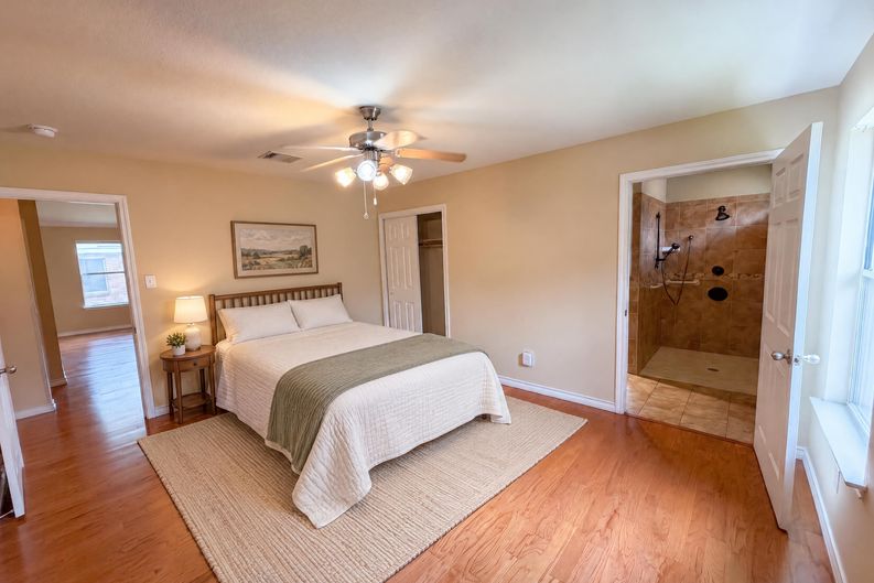 Photo 6 of 16 of 507 Decker Dr, Hutto, TX