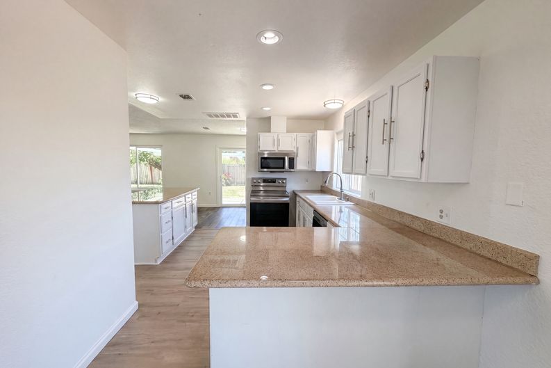 Photo 13 of 26 of 838 Dutra Ave, Rio Linda, CA