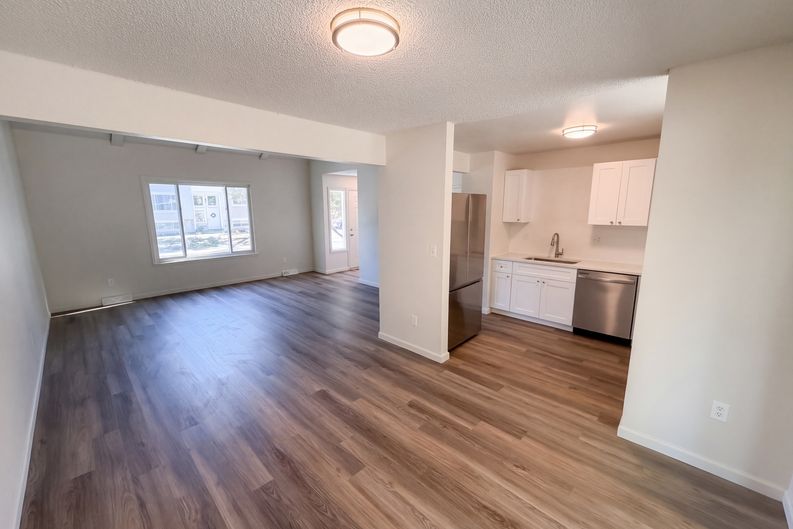 Photo 10 of 23 of 10955 Albion Dr, Thornton, CO