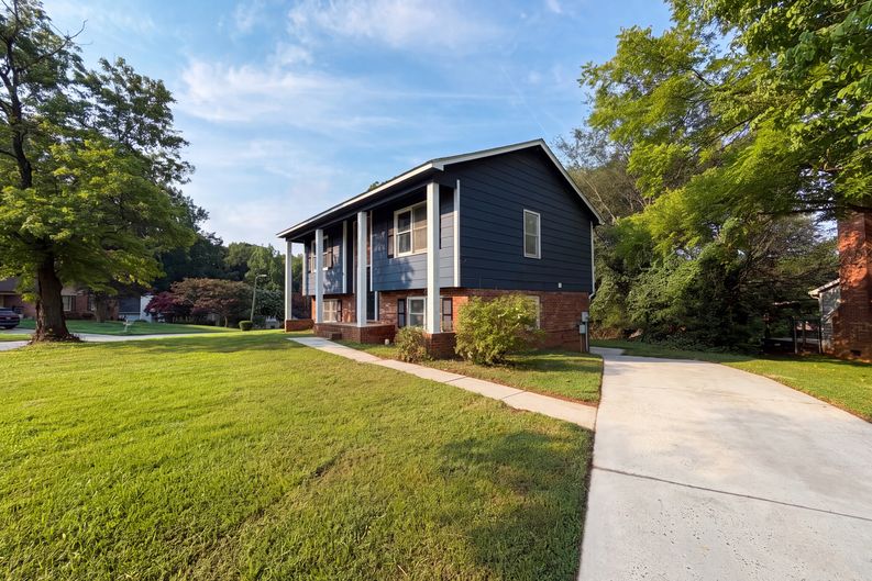 Photo 16 of 18 of 5601 Beaconsfield Rd, Charlotte, NC