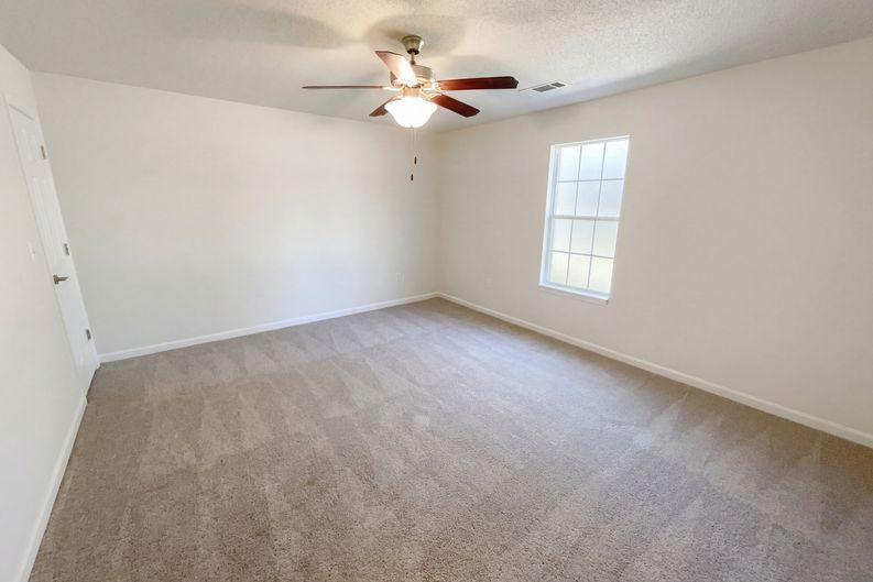 Photo 4 of 18 of 165 Christian Woods Dr, Conyers, GA