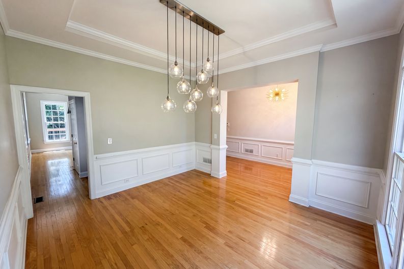 Photo 10 of 38 of 1231 Dunwoody Village Dr, Atlanta, GA