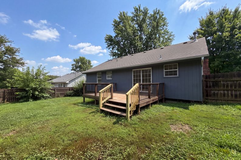 Photo 5 of 15 of 1706 N Lazy Branch Rd, Independence, MO