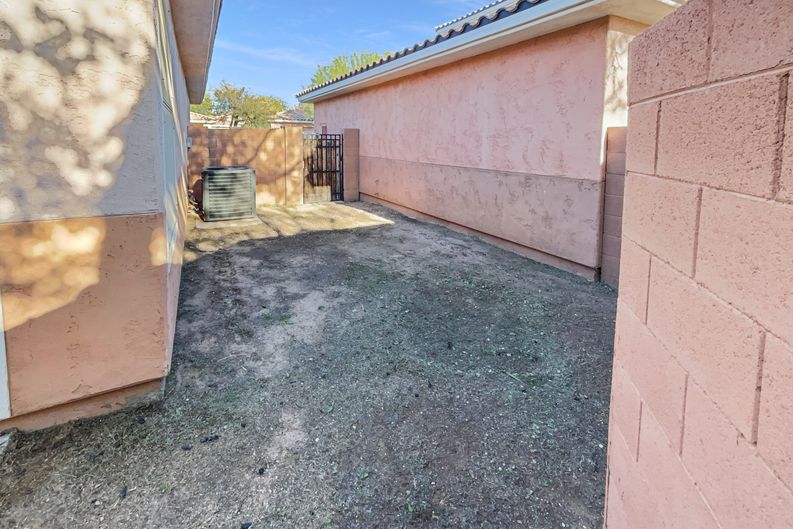 Photo 31 of 33 of 13613 W Cypress St, Goodyear, AZ