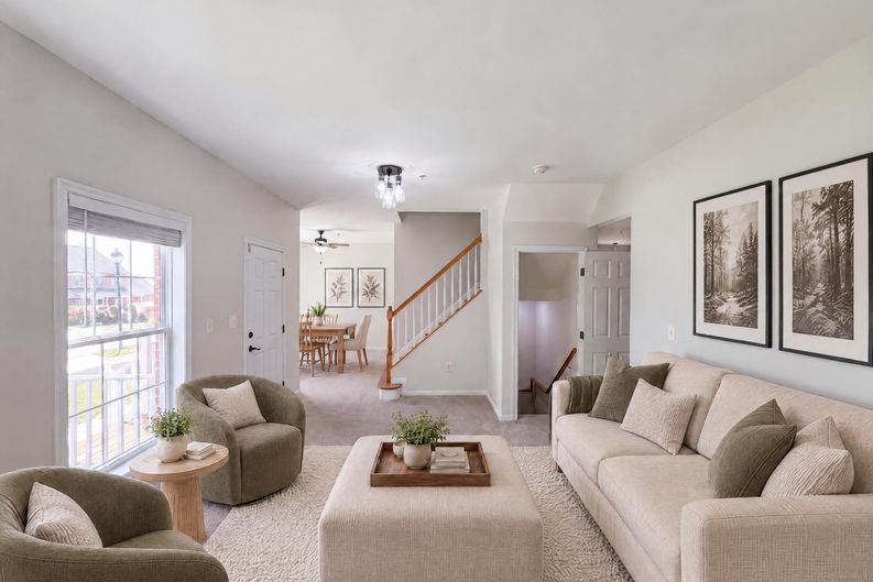 Photo 3 of 25 of 2800 Orchard Summit Ct, Hyattsville, MD