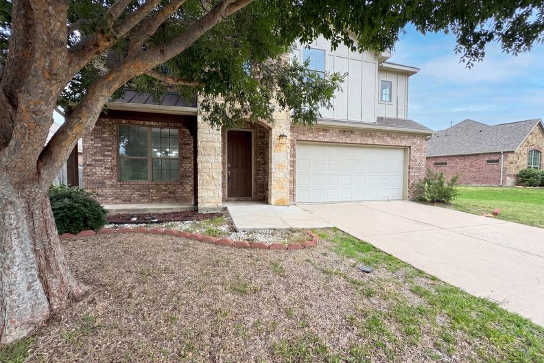 Photo 16 of 18 of 1501 Martin Creek Dr, Little Elm, TX