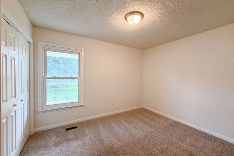 Photo 16 of 22 of 4023 Cavalier Dr, Murfreesboro, TN