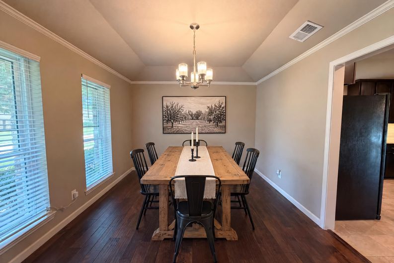 Photo 8 of 19 of 1533 Parkside Trl, Lewisville, TX