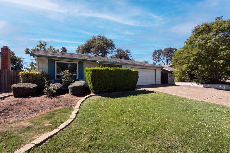 Photo 26 of 27 of 9630 Beachwood Dr, Orangevale, CA