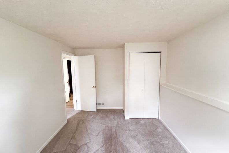 Photo 4 of 31 of 3920 Cedric Ln, Dublin, OH