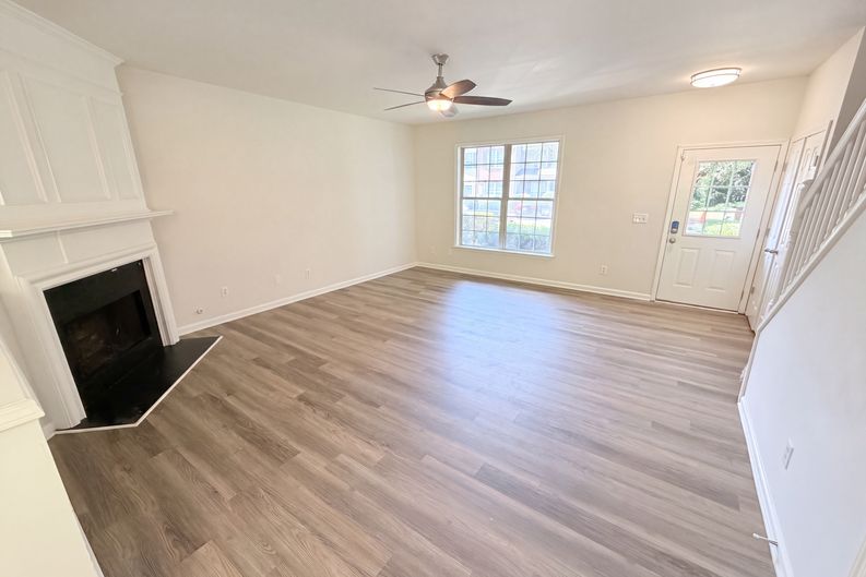 Photo 14 of 30 of 9155 Nesbit Ferry Rd, Alpharetta, GA
