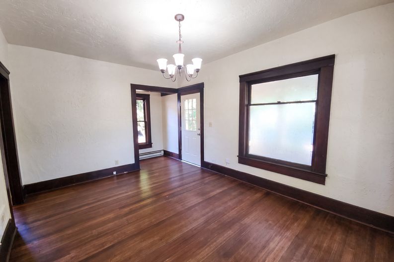 Photo 4 of 29 of 1011 Almaden St, Eugene, OR