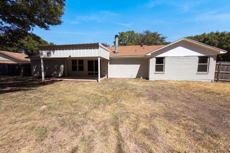 Photo 5 of 18 of 309 Applewood Ln, Hewitt, TX