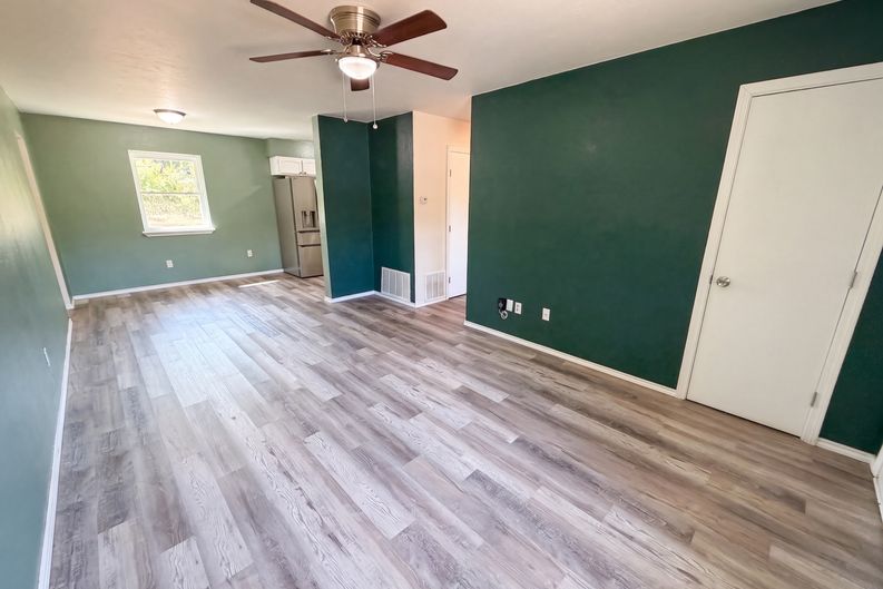 Photo 3 of 15 of 510 Holsey Dr, Noble, OK
