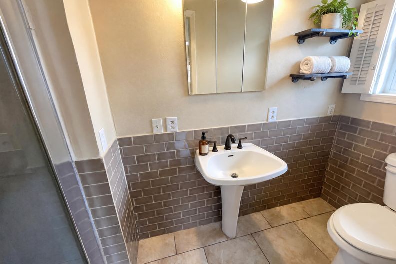Photo 14 of 16 of 6817 Chickering Rd, Fort Worth, TX