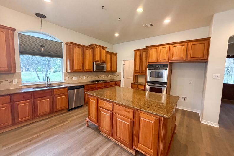 Photo 10 of 26 of 1724 Westend Pl, Round Rock, TX