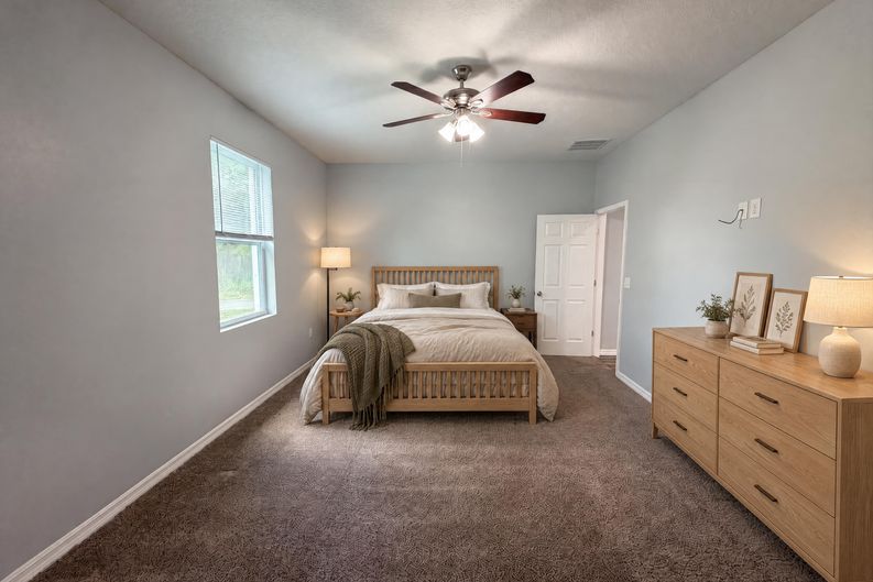 Photo 12 of 27 of 1013 W 11th St, Sanford, FL