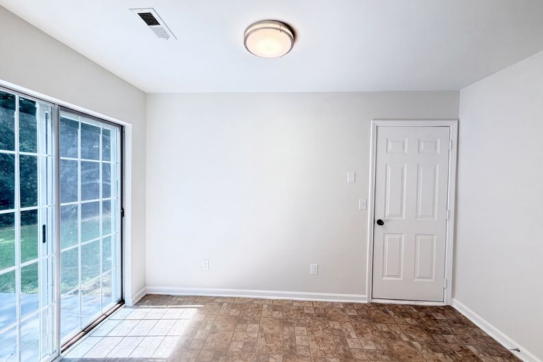 Photo 7 of 22 of 14542 Arbor Ridge Dr, Charlotte, NC