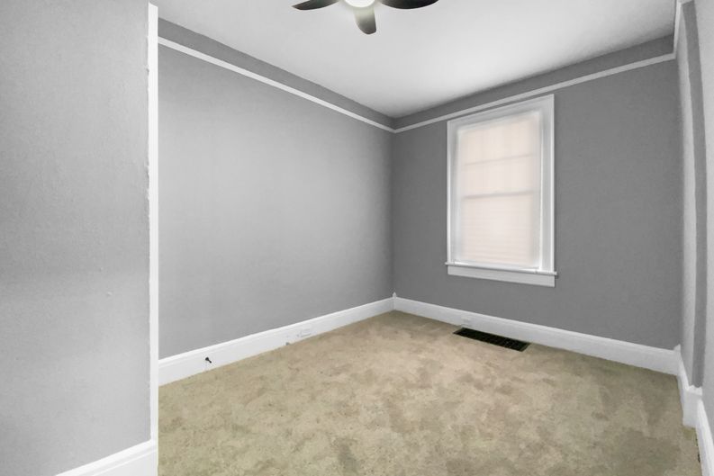Photo 14 of 21 of 1033 Graymont Ave W, Birmingham, AL