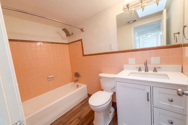 Photo 19 of 22 of 409 Berwick Ave, Temple Terrace, FL